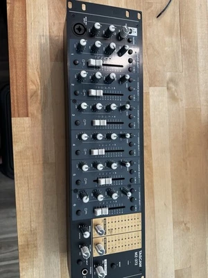 TASCAM MZ-372 Rackmount Installation Mixer - Image 1 of 3
