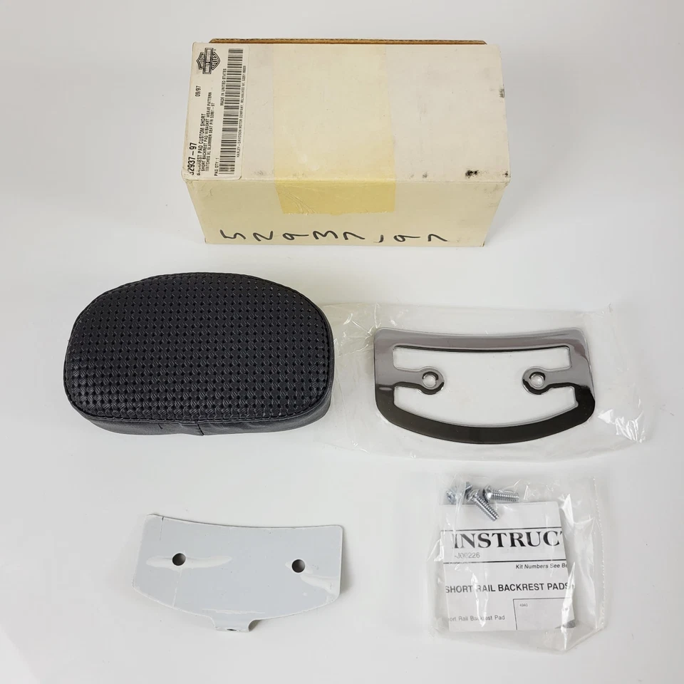 Almofada de encosto Harley 97-Up Sportster XL Dyna Softail curta Slammer 52937-97 - Imagem 1 de 4