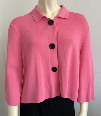 Suéter corto con botones de cable y calibre con botones grandes a presión para mujer PL rosa Foto 1 de 4