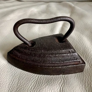 Vintage Small Cast Iron Iron Doorstop Decorative Antique - Picture 1 of 6