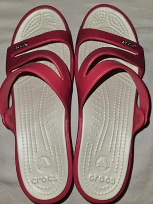 Sandália cunha feminina W8 rosa quente Crocs Patricia tiras slide conforto excelente - Imagem 1 de 4