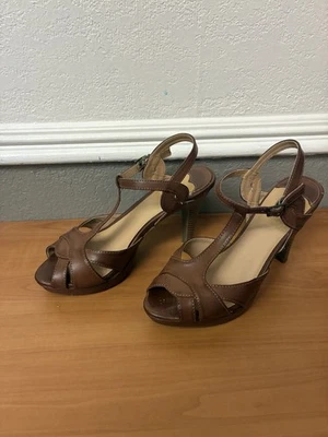 Tacones Crown Vintage Marrón Talla 7.5 Foto 1 de 4