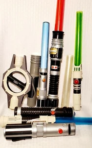 Lot Of 9 Pieces Hasbro Star Wars Skywalker Light Saber Red Blue Green 2009 - Picture 1 of 12