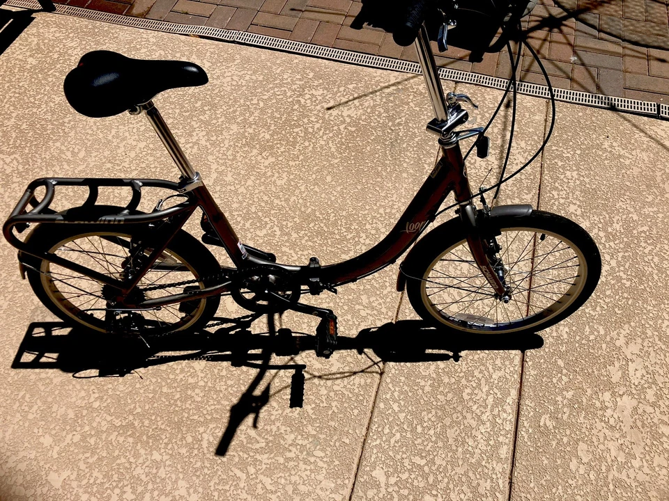 Schwinn S2280B 20 英寸循环折叠自行车 - 黑色 — 第 1/1 张图片