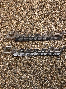 2 1960's Chevrolet APACHE 10 Emblems Badge Script Metal GM Truck Nameplate - Bild 1 von 10