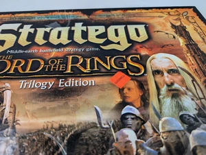 Lord of the Rings Middle Earth Stratego Trilogy Edition Complete 2004 - Picture 1 of 7