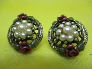 1928 Rose Pearl Pieced Earrings Red Roses Faux Pearl Antiqued Brass Tone Pearced - Picture 1 of 11