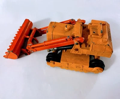 Matchbox R Series King Size No K-8 CATERPILLAR TRAXCAVATOR - Image 1 of 4