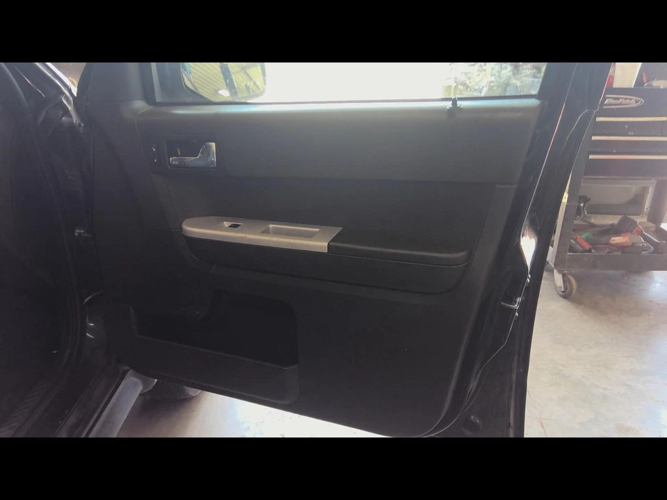 Used Front Right Door Interior Trim Panel fits: 2008 Mercury Mariner  Grade A Foto 1 de 4