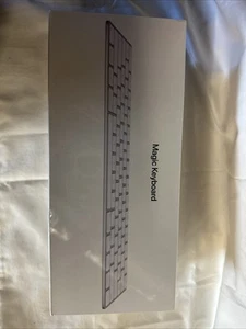 Apple Magic Keyboard - Picture 1 of 3