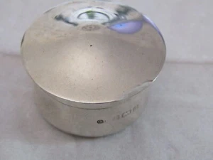 A Birmingham Hallmarked 1900 Silver Lidded Pill Box 3.5 cm wide - Picture 1 of 5