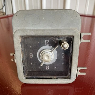 Reloj Chrysler 1951 1952 tablero New Haven eléctrico original Foto 1 de 4