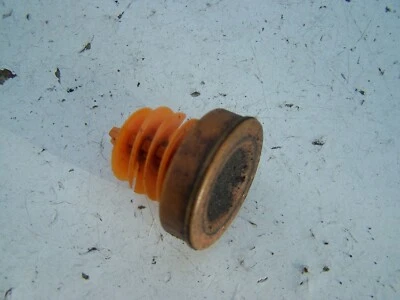 Tampa de enchimento da direção hidráulica Suzuki Grand Vitara (1999-2005) - Imagem 1 de 2