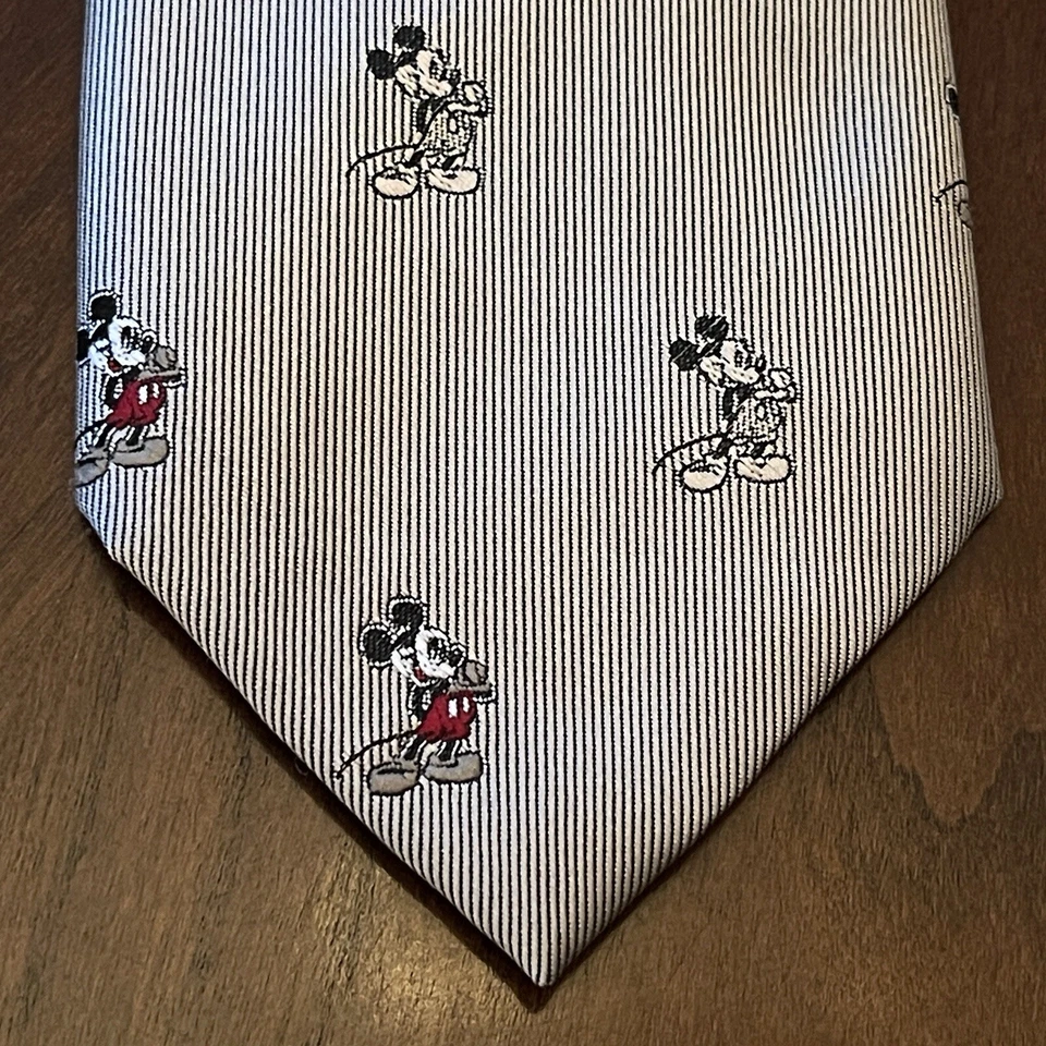 Poliéster vintage nuevo con etiquetas Balancine The Tie Works Disney hecho en EE. UU. Foto 1 de 4