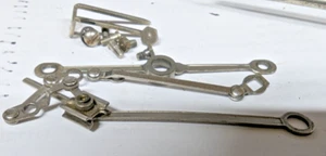 PRE-WAR 570 AMERICAN FLYER O GAUGE 3/16 TH R ARM. ASSEMBLY W/SCREWS SPACER - Picture 1 of 1