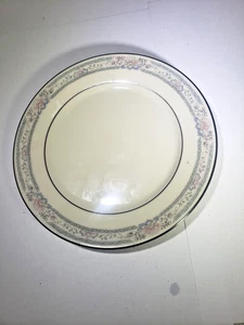 LENOX CHINA CHARLESTON PLATINUM RIM 6 3/8" BREAD & BUTTER PLATE - Picture 1 of 4
