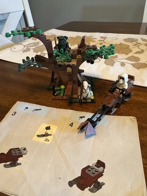 LEGO Star Wars: Ewok Attack (7956) Juego Completo Todas las Minifiguras Foto 1 de 4