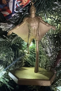 2025 Oro LE Flying Spiderman Adorno de Navidad, Edición Limitada, Nuevo con Etiqueta - Imagen 1 de 1