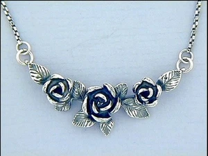 Collana Art Nouveau Ciondolo Rose Argento 925 Gioielli Art Nouveau - Nuova - Foto 1 di 1