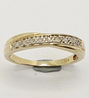 9ct Crossover Half Eternity 0.05ct Diamond Yellow Gold Ring Hallmarked Size M - Image 1 of 4