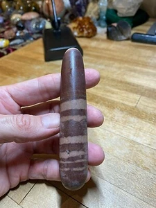 Varita curativa de reiki con piedras preciosas del río Shiva Lingam Narmada 555 - Imagen 1 de 7