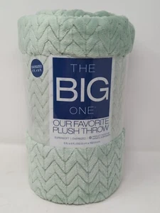 The Big One Plush Throw Blanket Light Green Textured 60" x 72" Super Soft - Picture 1 of 7