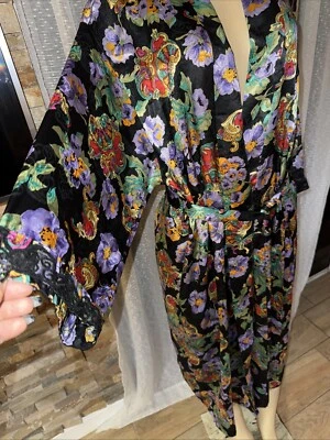 Antigo Robe Josie/Quimono Cobertura Estampa Floral Tamanho Médio Cetim Feel bhc - Imagem 1 de 4