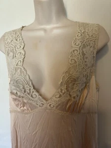Vanity Fair Vintage nightgown peach beige trimmed 36/SML robe glamour boudoir - Picture 1 of 10