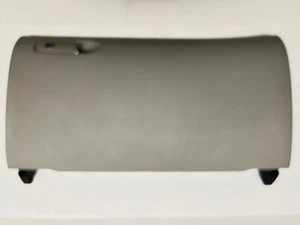 ✅ OEM Audi B6 B7 A4 S4 RS4 2002 - 2008 Glove Box Lid Grey Gray CRACKED HINGE - Picture 1 of 6