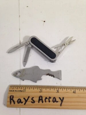 Nite Ize DoohicKey FishKey Llavero Multiherramienta Peces Acero Inoxidable y Navaja de Bolsillo Foto 1 de 2