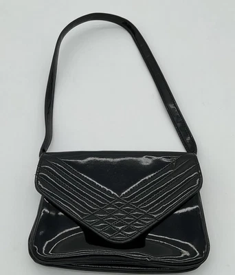 Bolso de hombro vintage 1960 sin marca bolso negro charol sintético 9" x 6" x 1" Foto 1 de 4