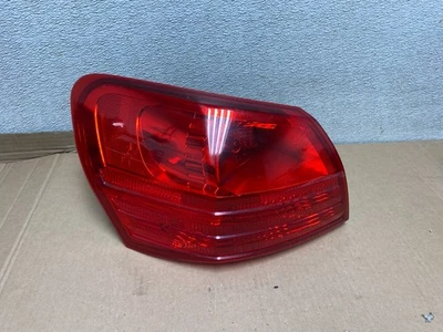Luz trasera lateral izquierda Nissan Rogue 2008 a 2015 OEM U7020 DW Foto 1 de 4