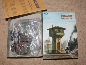 S82  Vollmer 5733 Bausatz  Stellwerk   aus den 1950 er Jahren ungenutzt - Bild 1 von 1