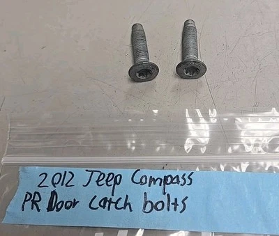 2012 Jeep Compass Passenger Rear Door Catch Bolts Foto 1 de 2