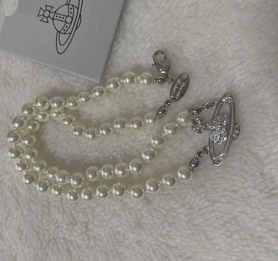 Collar Gargantilla Perla Vivienne Colgante Orbe Plata Sin Cadena Extendida Foto 1 de 4