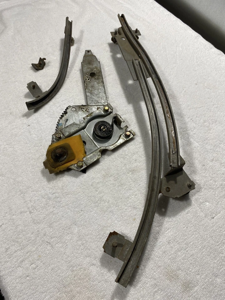 Pontiac GTO Tempest 1964 1965 64 65 2 puertas ht paso trasero cuarto regulador de vía Foto 1 de 4