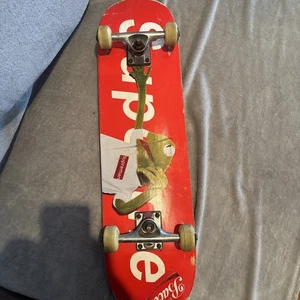 EX Kermit Skateboard - Picture 1 of 5