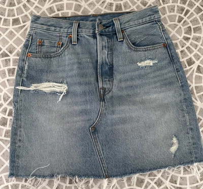 Falda vaquera de tiro alto Levi’s para mujer talla 26  Foto 1 de 4