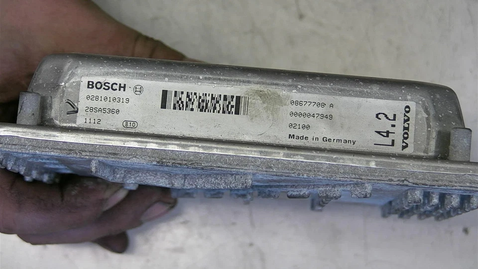 Centralina motore originale (ECU) VOLVO V70 Mk II (285) 2002 - Immagine 1 di 1