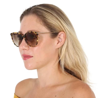 Gafas de sol Lacoste gris degradado ojo de gato para dama L928S 214 56 L928S 214 56 Foto 1 de 4