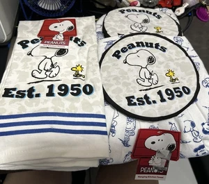 Neu mit Etikett Peanuts & Woodstock Küchentuch 2er-Pack & 2 hängende Handtücher. - Bild 1 von 2