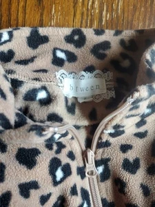 BTWEEN KIDS FLEECE PULLOVER LEAPORD PRINT SIZE 7 - Picture 1 of 3