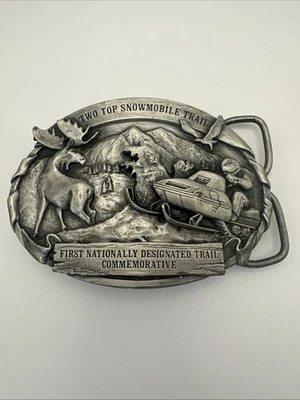 Hebilla de cinturón plateada dos superiores moto de nieve Trail Yellowstone Montana edición limitada #420 Foto 1 de 4