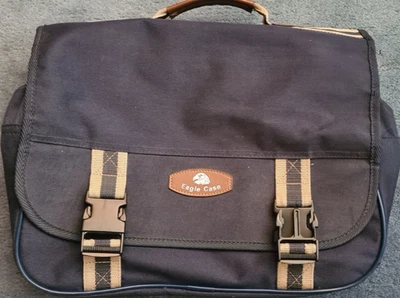 Tasche mit Griff und Fächern jeweils mit Reißverschluß usw. blau Eagle Case gut! - Bild 1 von 4