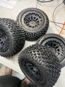 Brand New J Concepts 1/8 Choppers Monster Truck - Picture 1 of 10
