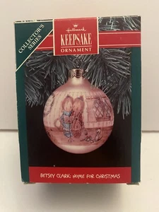 Hallmark Ornament 1990 Betsey Clark Home For Christmas HH1 - Bild 1 von 11