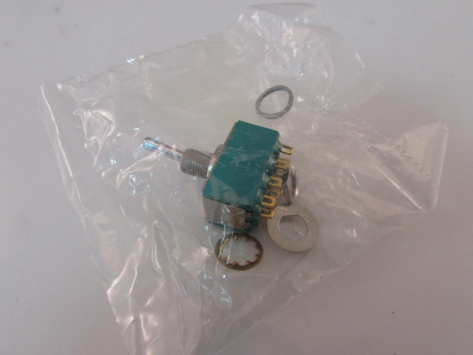 Interruptor de palanca Cole-Hersee M83731-21 Foto 1 de 1