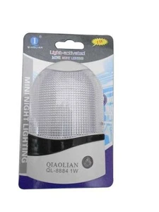 Luce Notturna Con Sensore QL-8884 1W Notte Giorno Casa Ufficio Crepuscolare moc - Foto 1 di 1