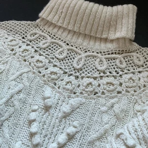 Suéter De Colección Catharine Lover Mezcla de Lana Crochet Bobble Cuello Alto Crema Pequeño - Imagen 1 de 9