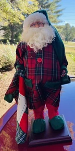 Vintage Weihnachtsmann hält Kaffeetasse Quilt trägt PJ’s 18” Figur Ständer - Bild 1 von 8